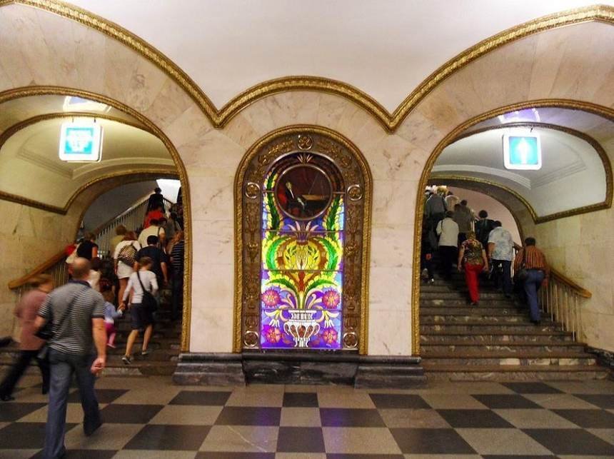 El Metro de Moscú: una obra maestra en el subterráneo de la ciudad
