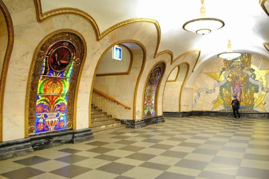 El Metro de Moscú: una obra maestra en el subterráneo de la ciudad
