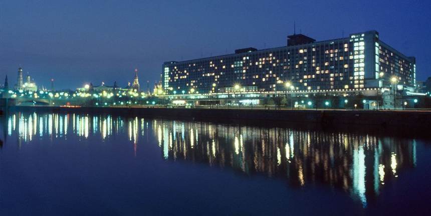hotel Rossiya, El mítico hotel Rossiya: de gigante soviético a parque público