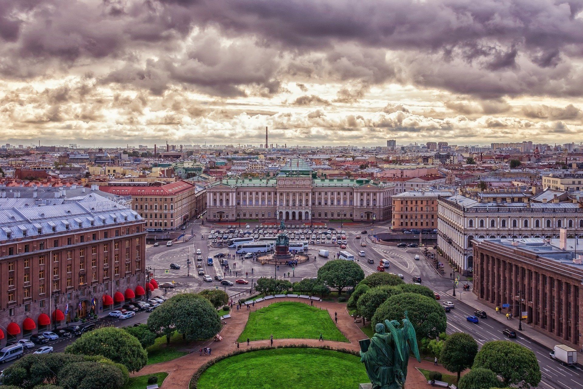 Exteriores del palacio Mariinski y finalización de la excursión